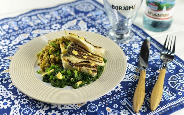 Sea bass with bladdernut and spinach